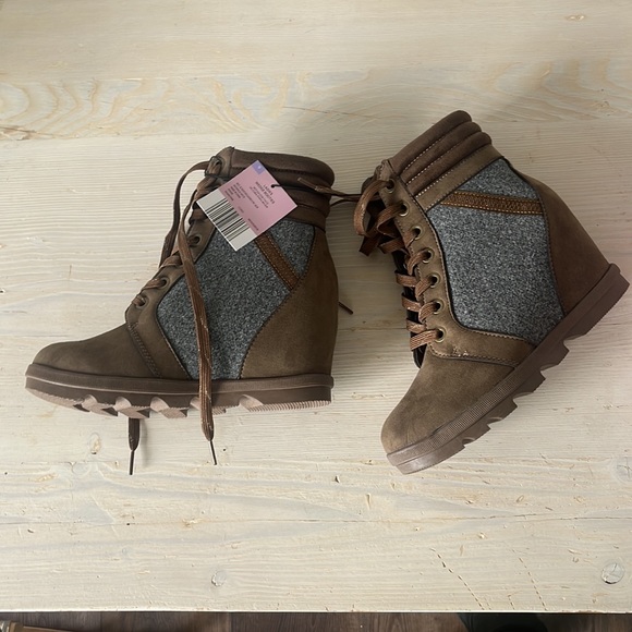 Serra Women’s wedge booties NEW in box size 9 - Picture 5 of 5